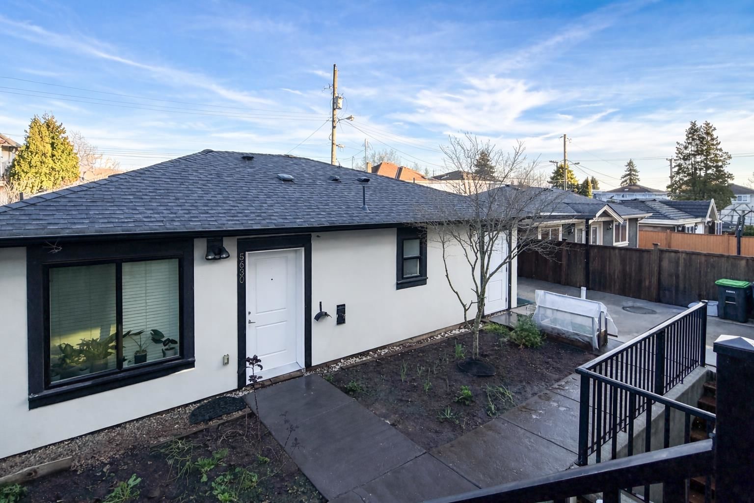 Listing Image 16