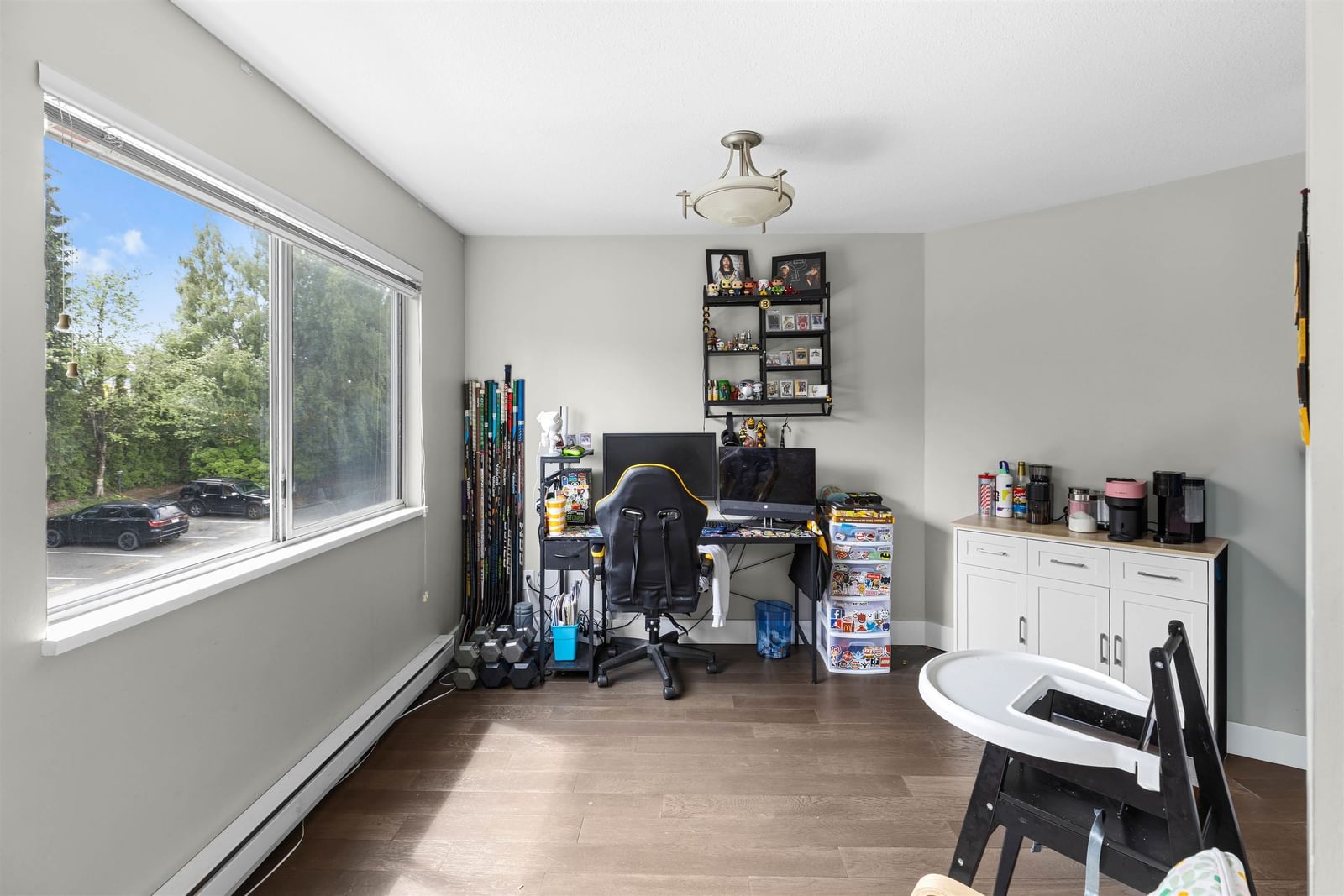 Listing Image 9