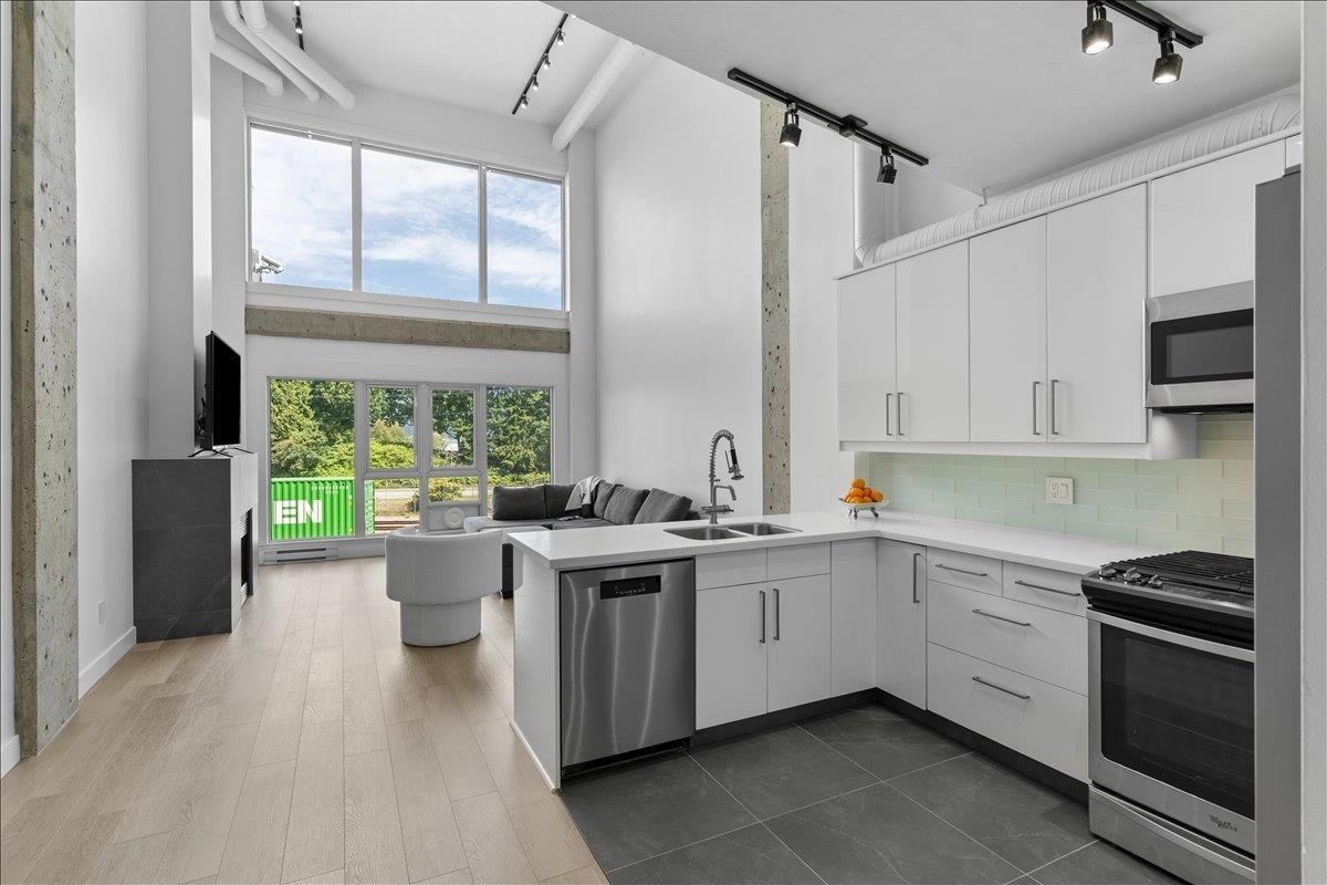 Listing Image 5