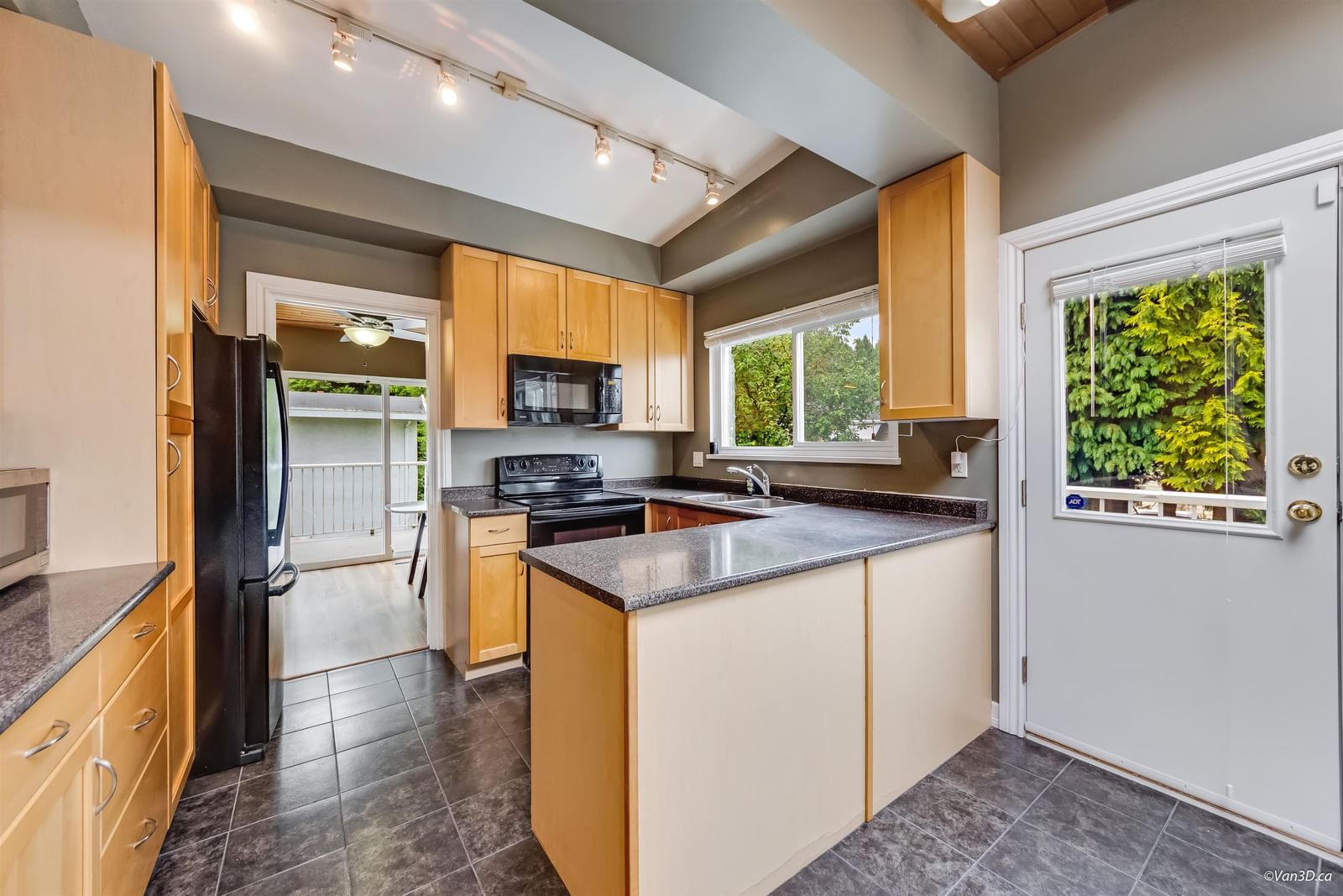 Listing Image 9