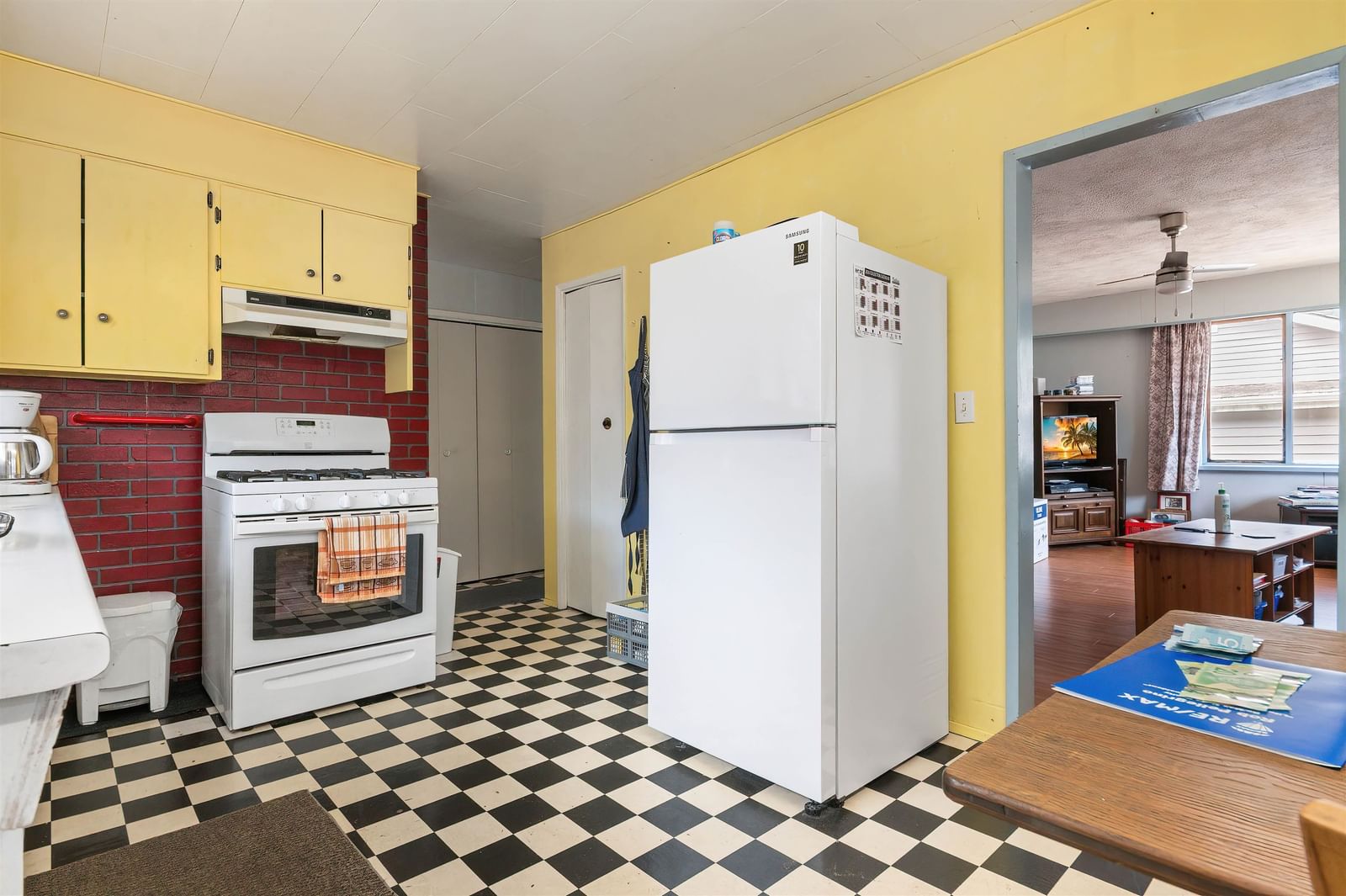 Listing Image 9