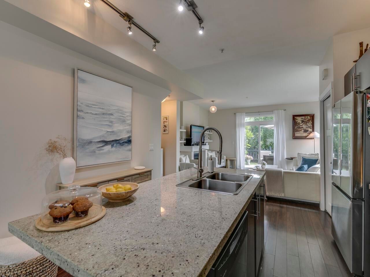 Listing Image 15