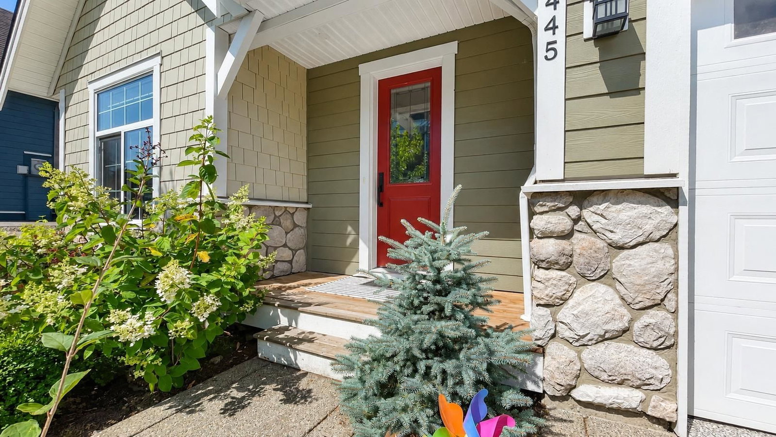 Listing Image 4