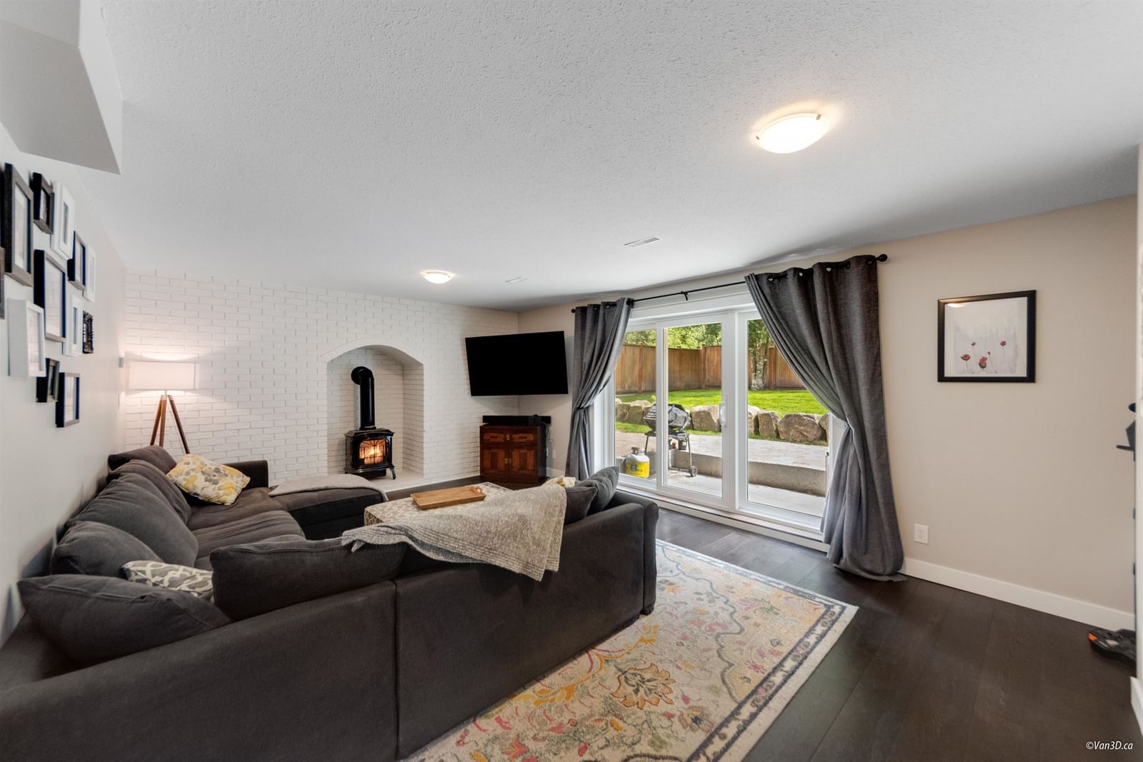 Listing Image 11