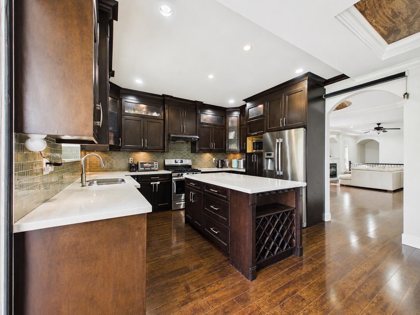 Listing Image 12