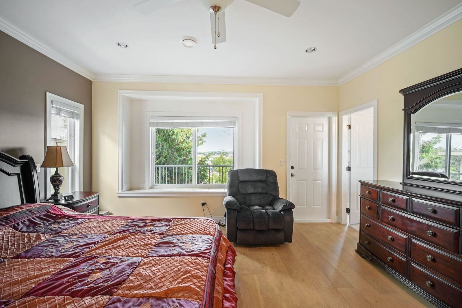 Listing Image 17