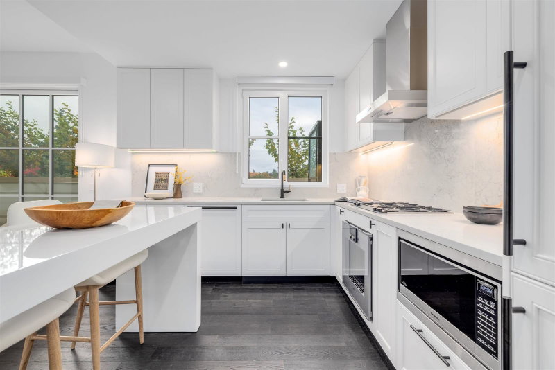404 - 2096 47th Avenue W