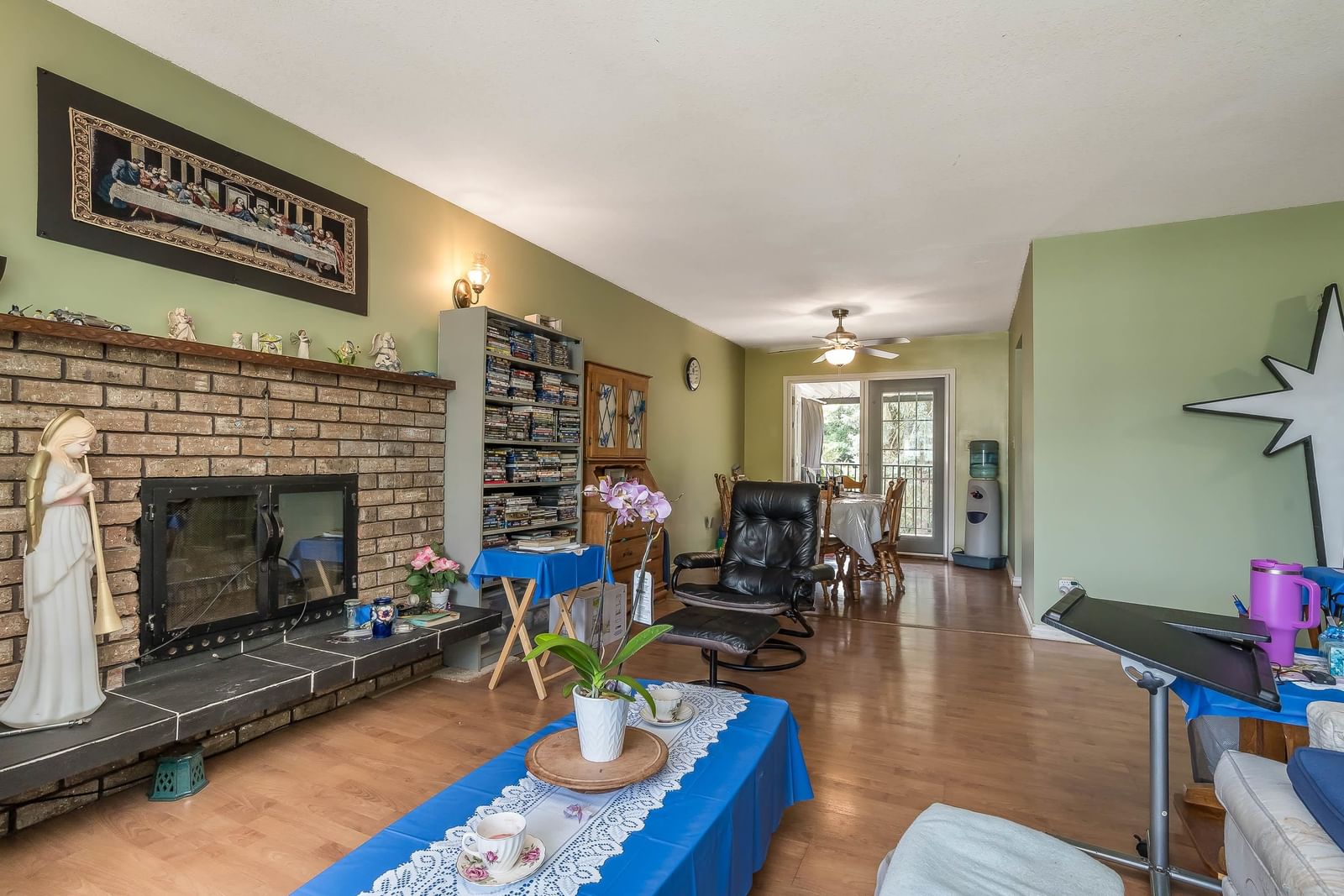 Listing Image 9