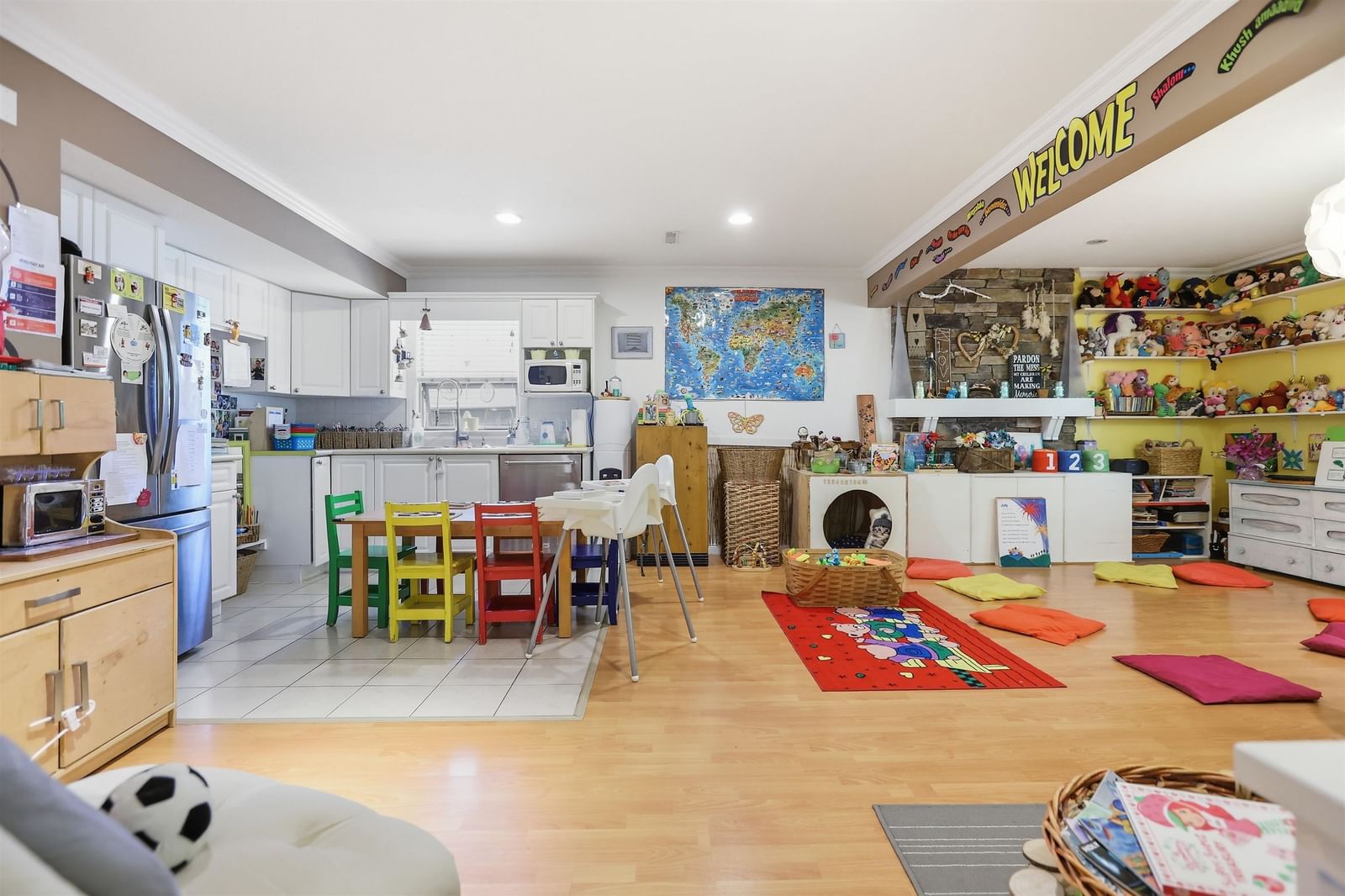 Listing Image 11