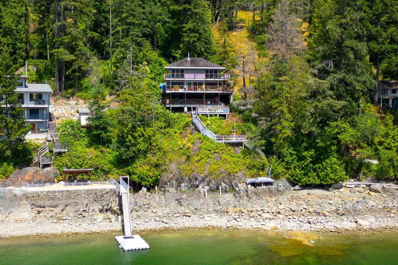 345 David Road, Bowen Island, British Columbia
