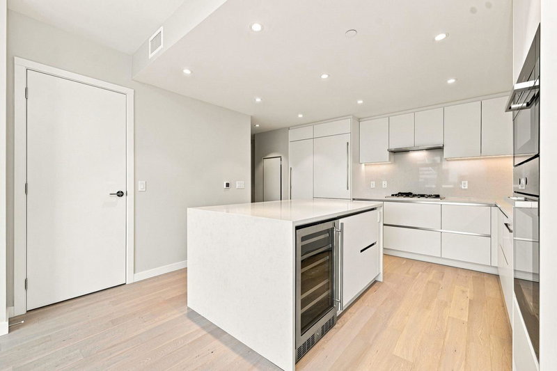 485 W42nd Avenue interior - Kitchen in 2BR/2BA Apartment/Condo