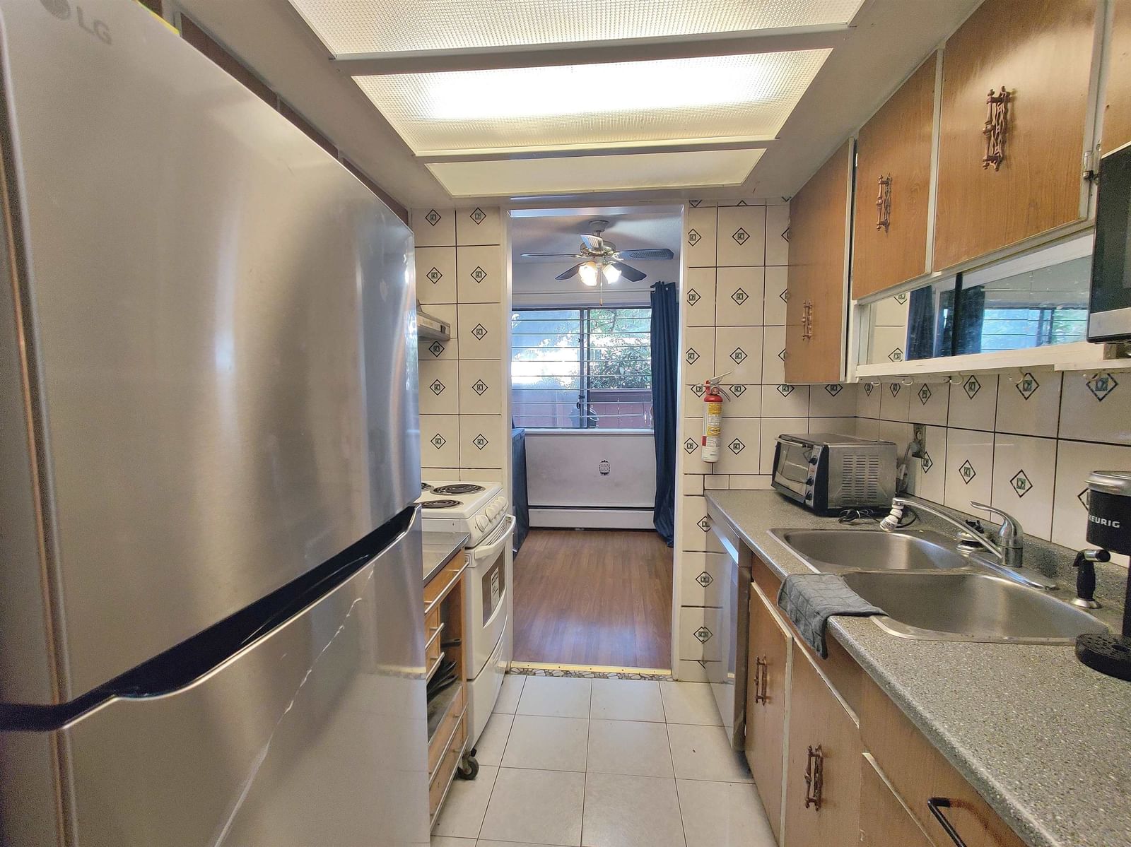 Listing Image 8