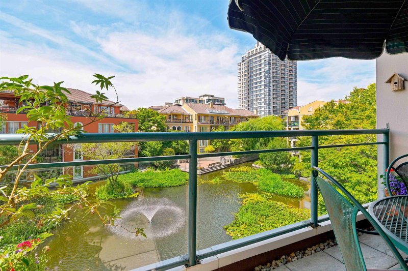 308 - 8 Laguna Court