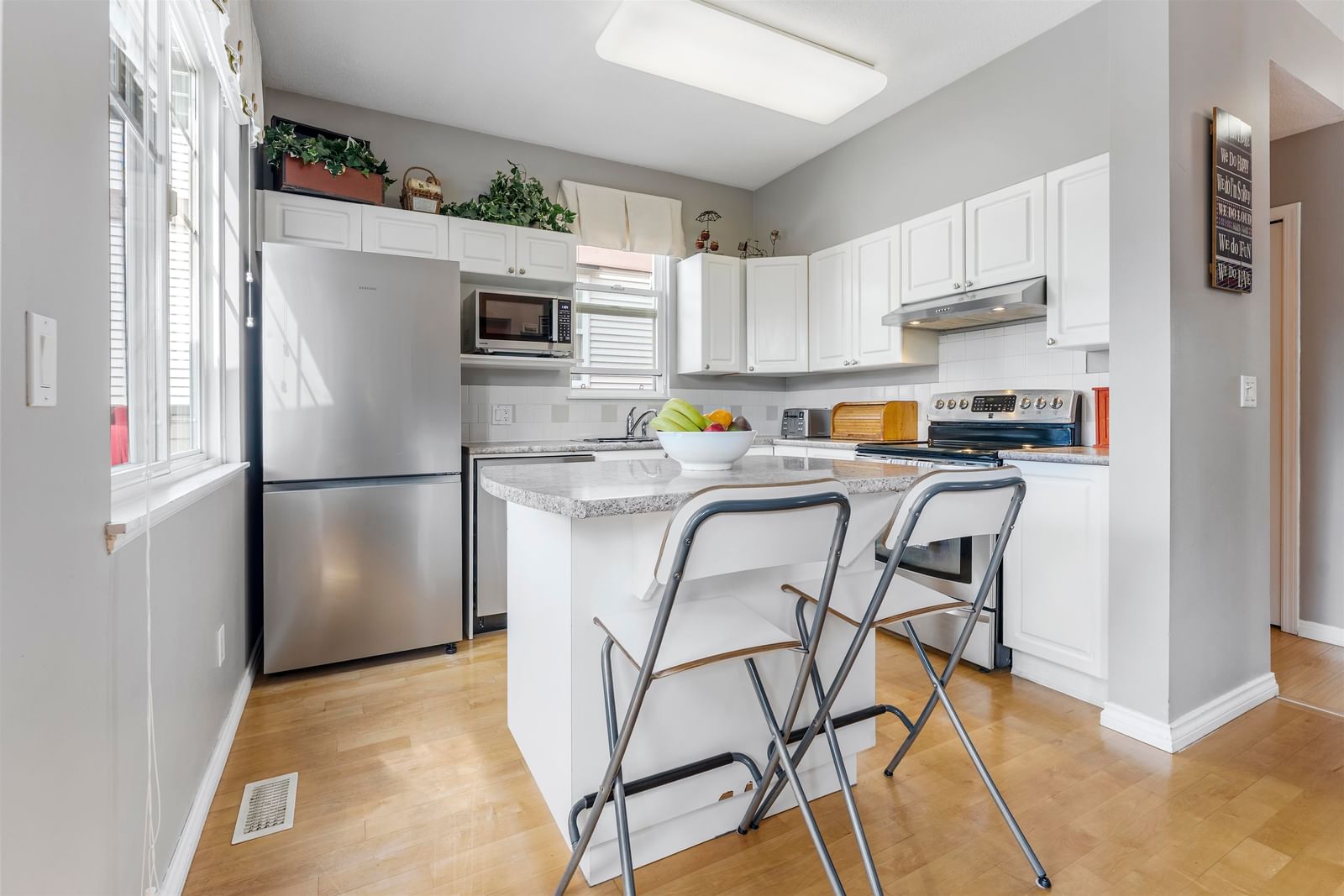 Listing Image 18