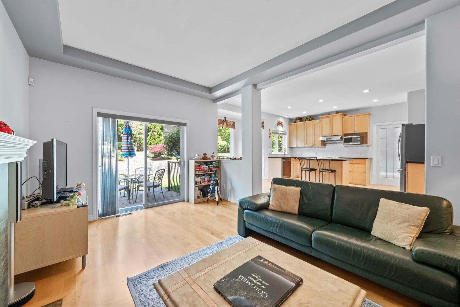 Listing Image 12