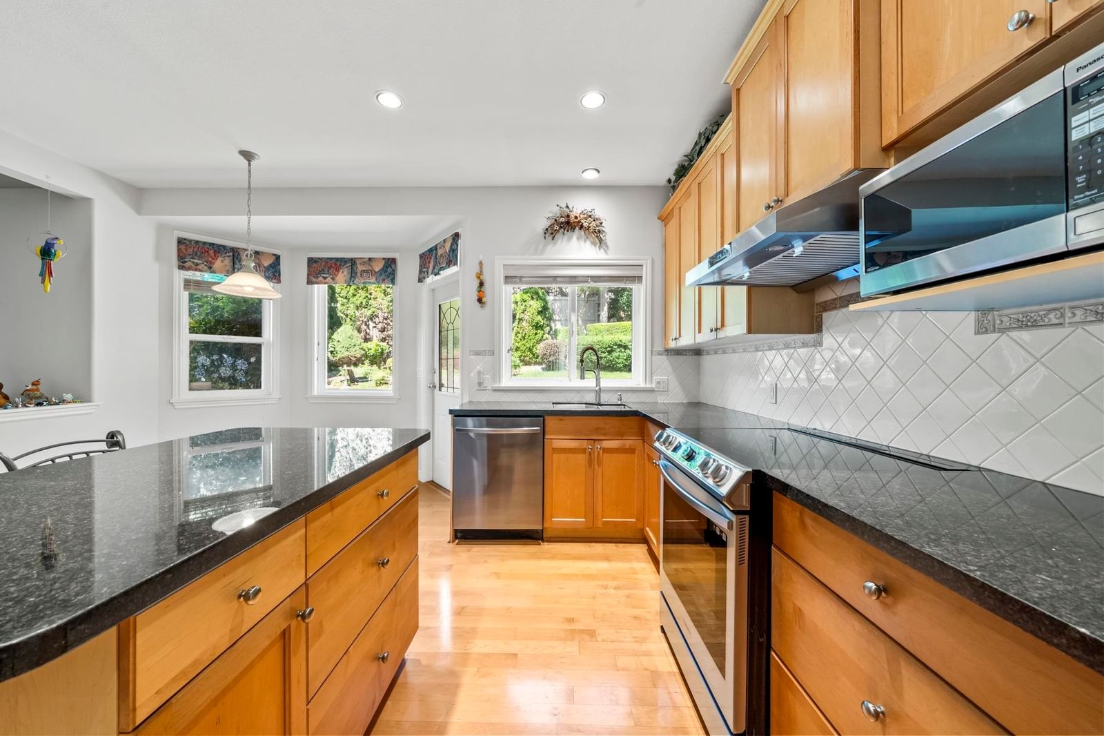 Listing Image 9