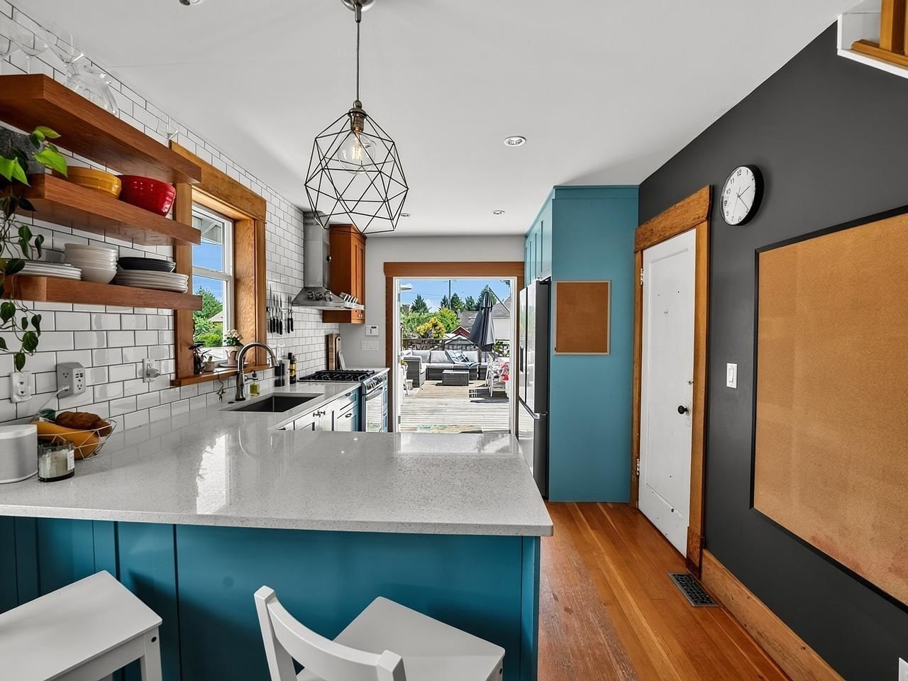 Listing Image 10