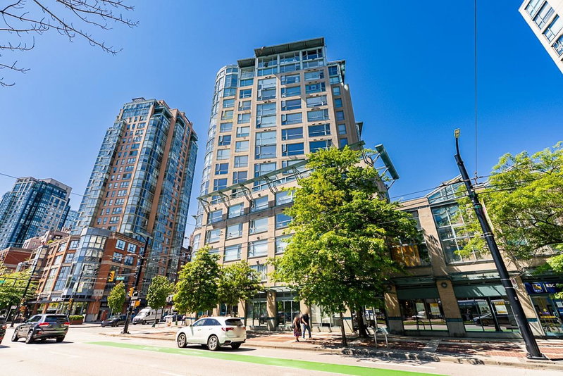 1304 - 283 Davie Street