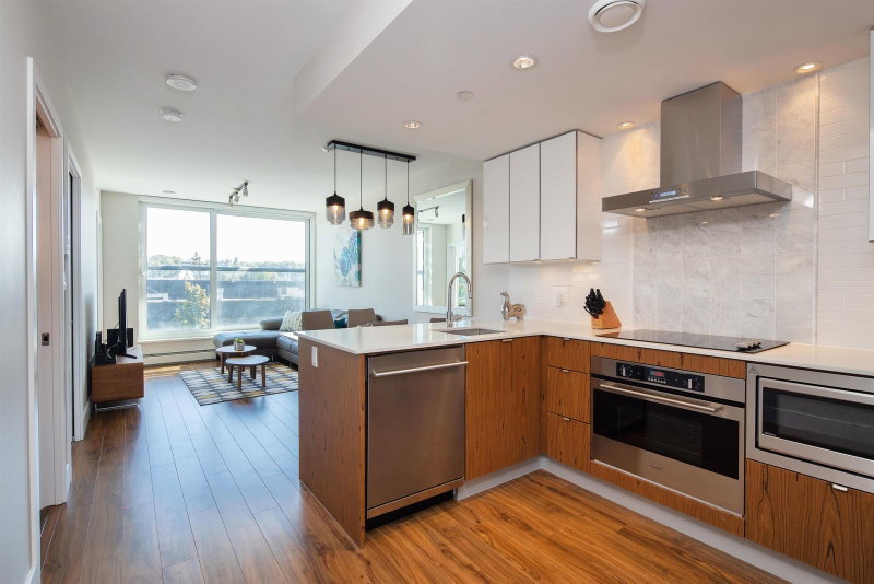 312 - 159 2nd Avenue W