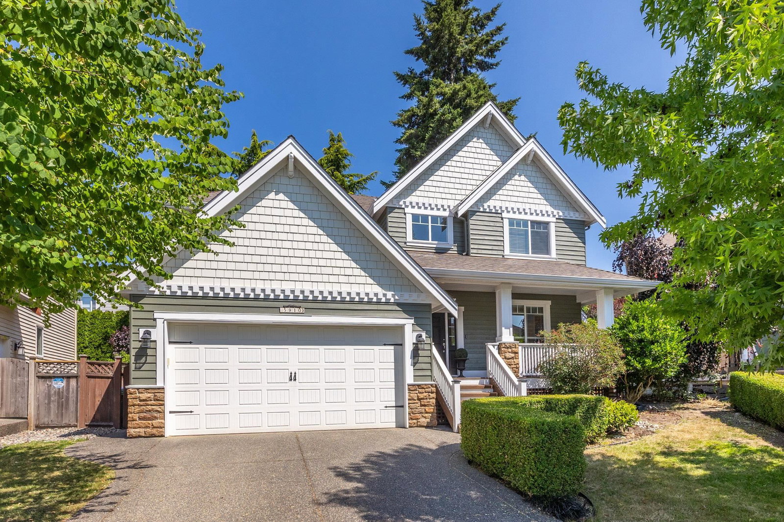 4 bedroom Single Family Residence exterior view at 5910 164a Street, Cloverdale BC - 3737 sq ft property built in 2007