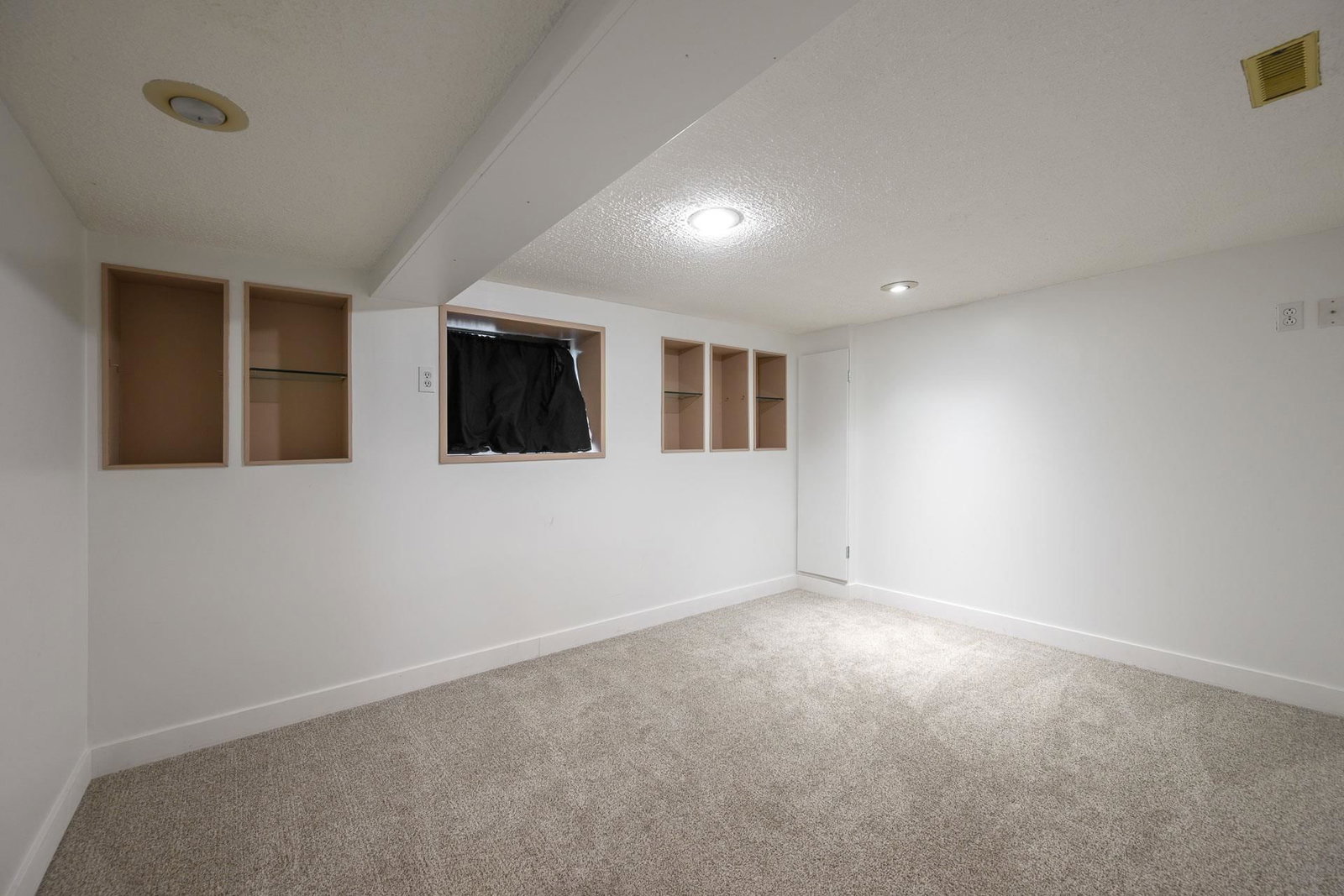 Listing Image 27