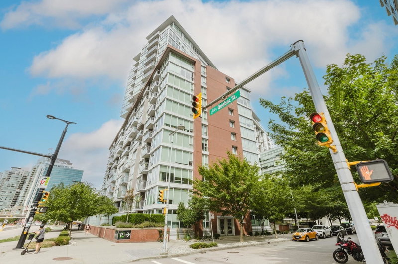 1821 - 1618 Quebec Street