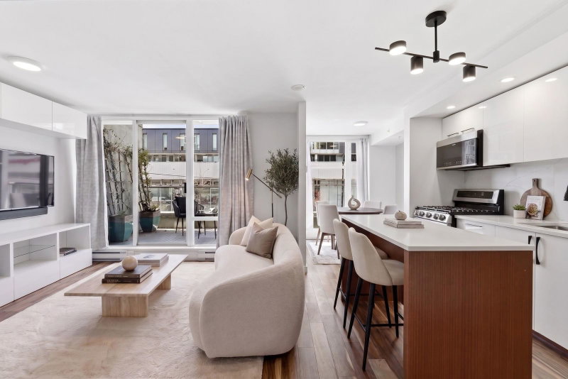 312 - 328 11th Avenue E