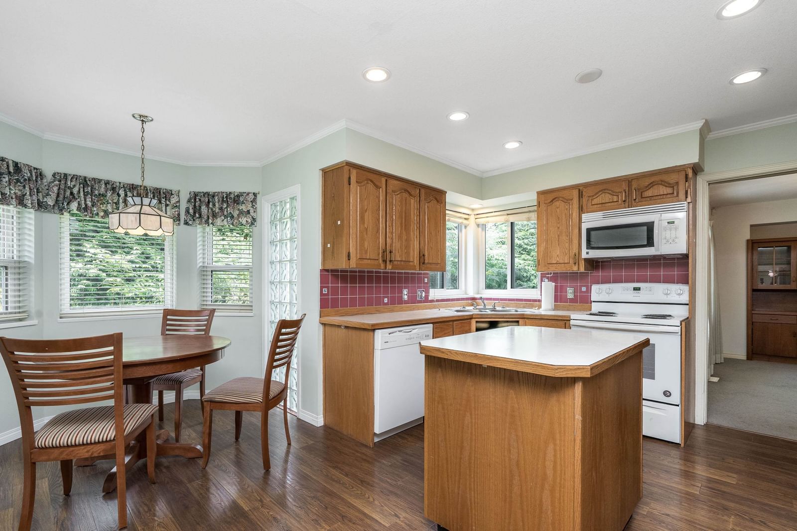 Listing Image 18