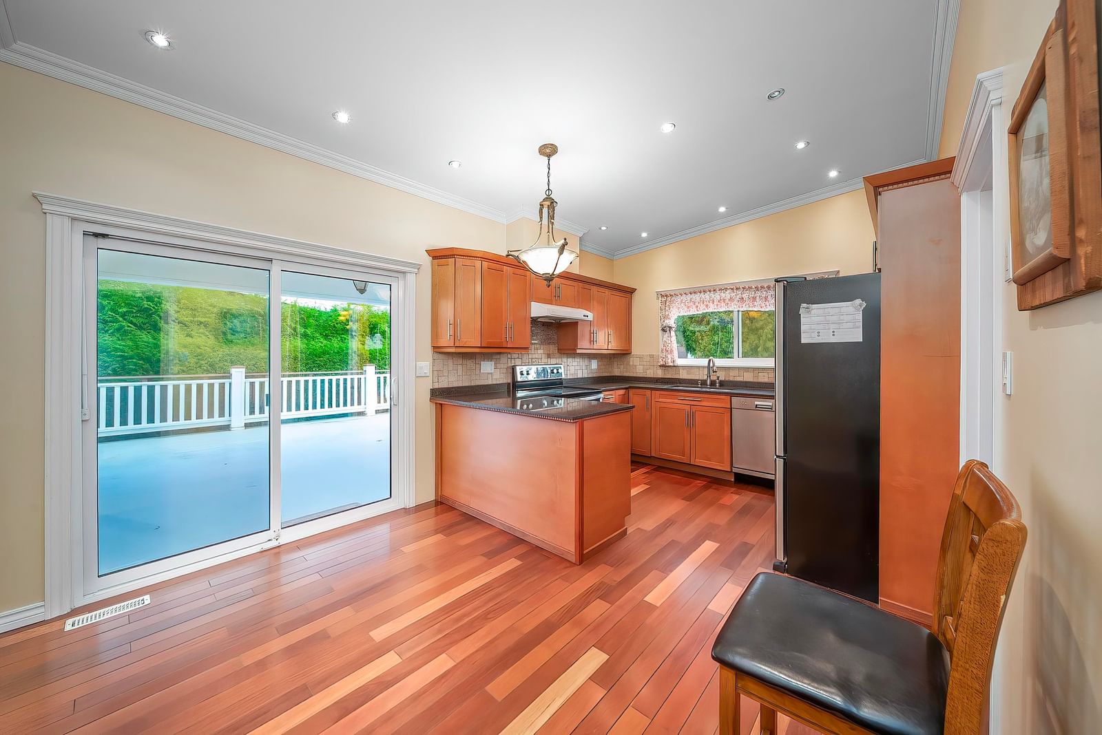 Listing Image 11