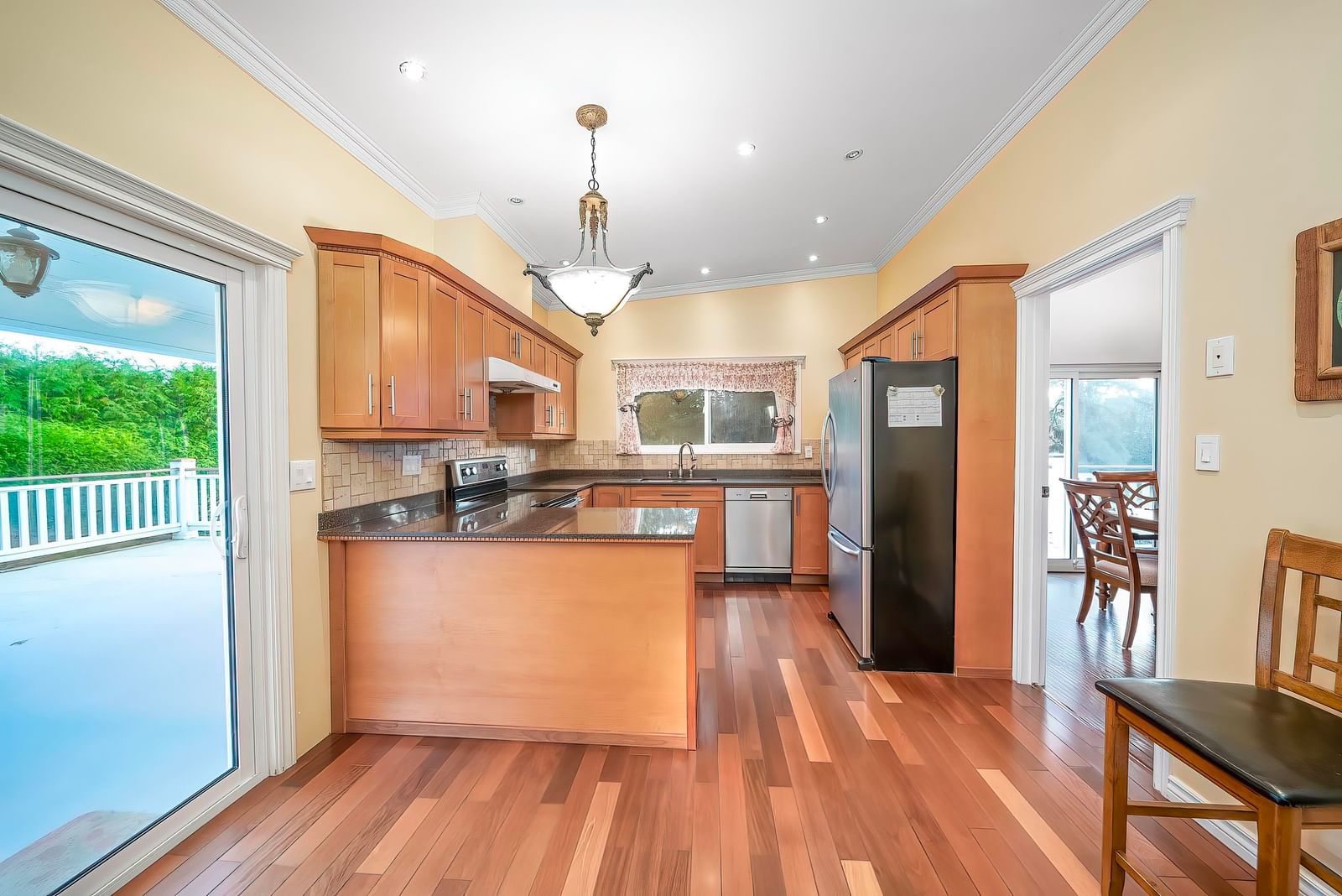 Listing Image 12