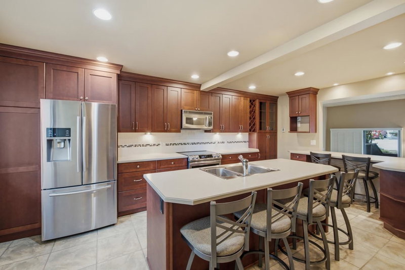 2990 Mariner Way #7, Coquitlam, British Columbia