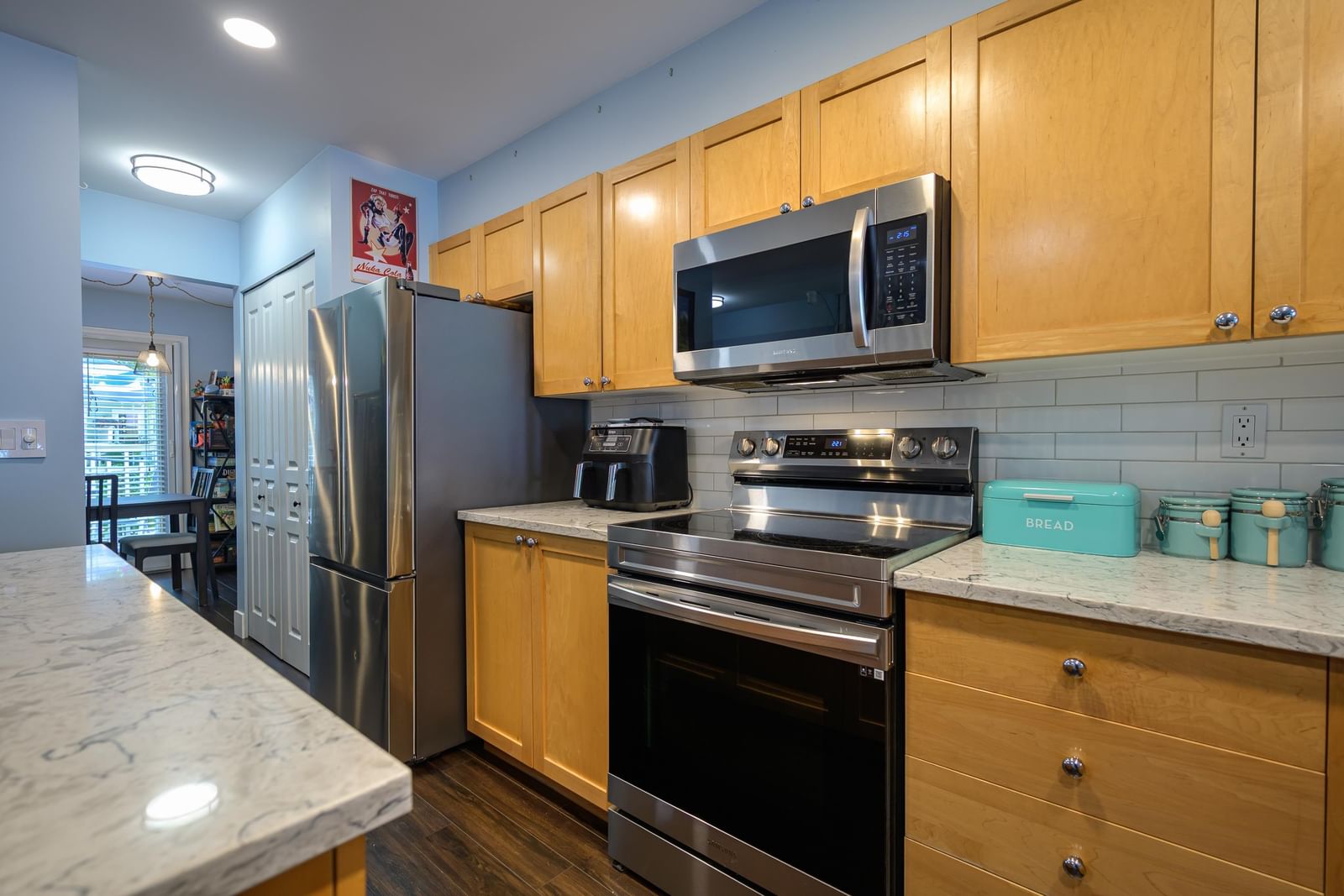 Listing Image 8