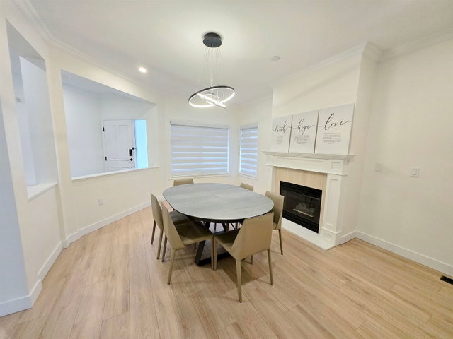20 - 5201 Oakmount Crescent