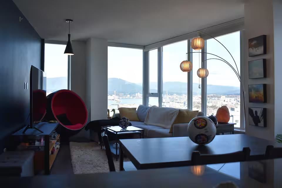 Listing Image 5