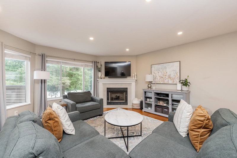42 - 1271 Lasalle Place