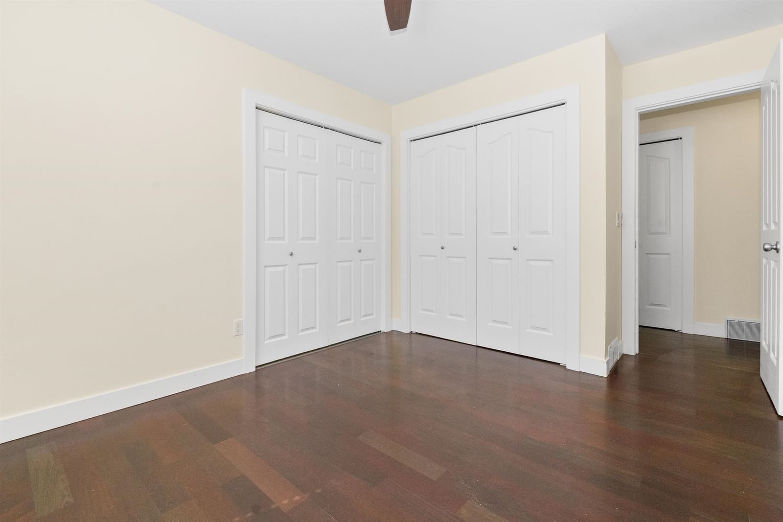 Listing Image 27