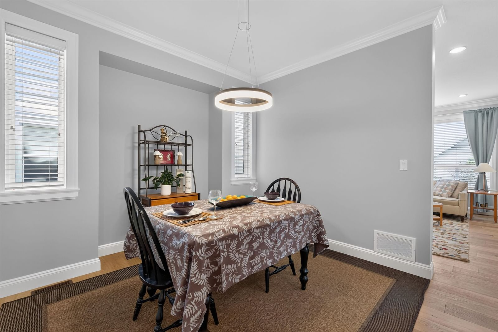 Listing Image 12