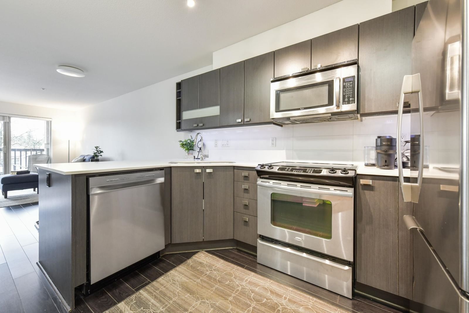 Listing Image 9