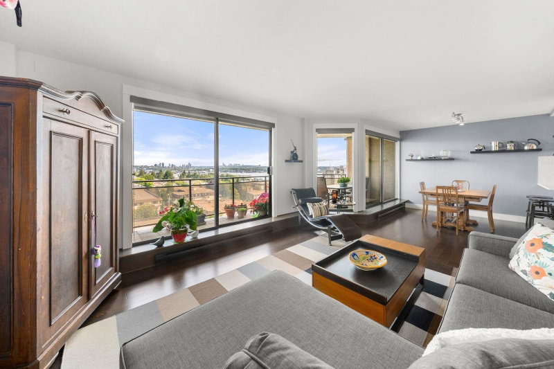 1101 - 444 Lonsdale Avenue