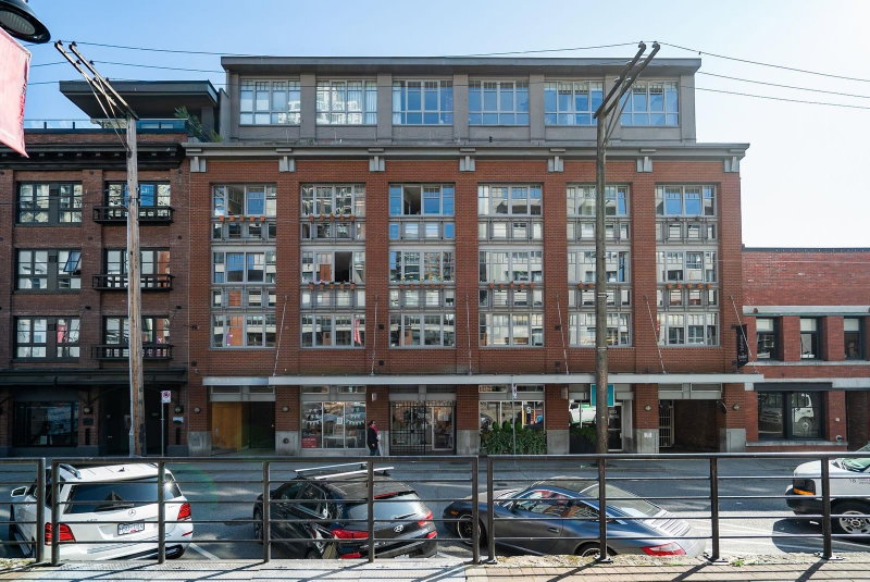 402 - 1072 Hamilton Street