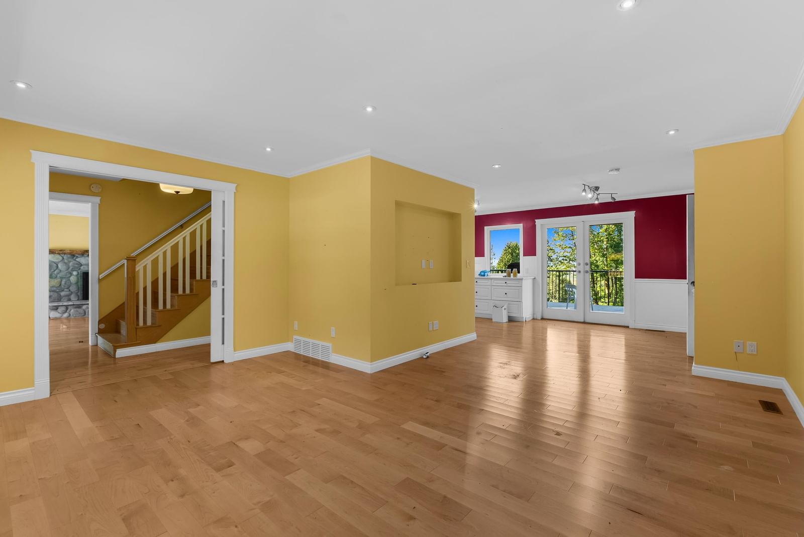 Listing Image 10