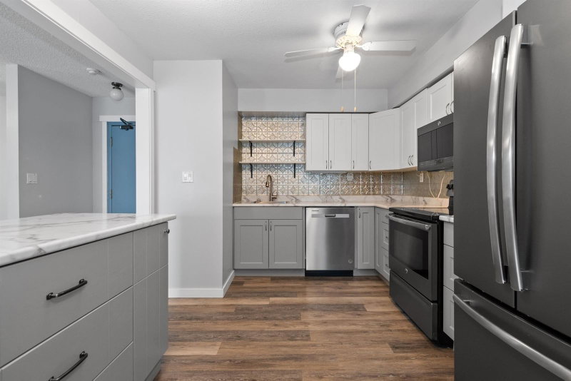 204 - 9417 Nowell Street