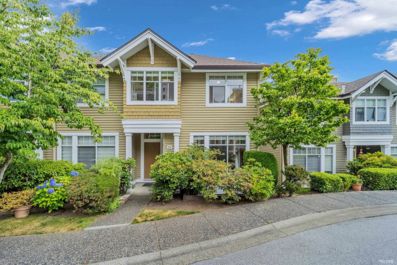 25 - 5298 Oakmount Crescent