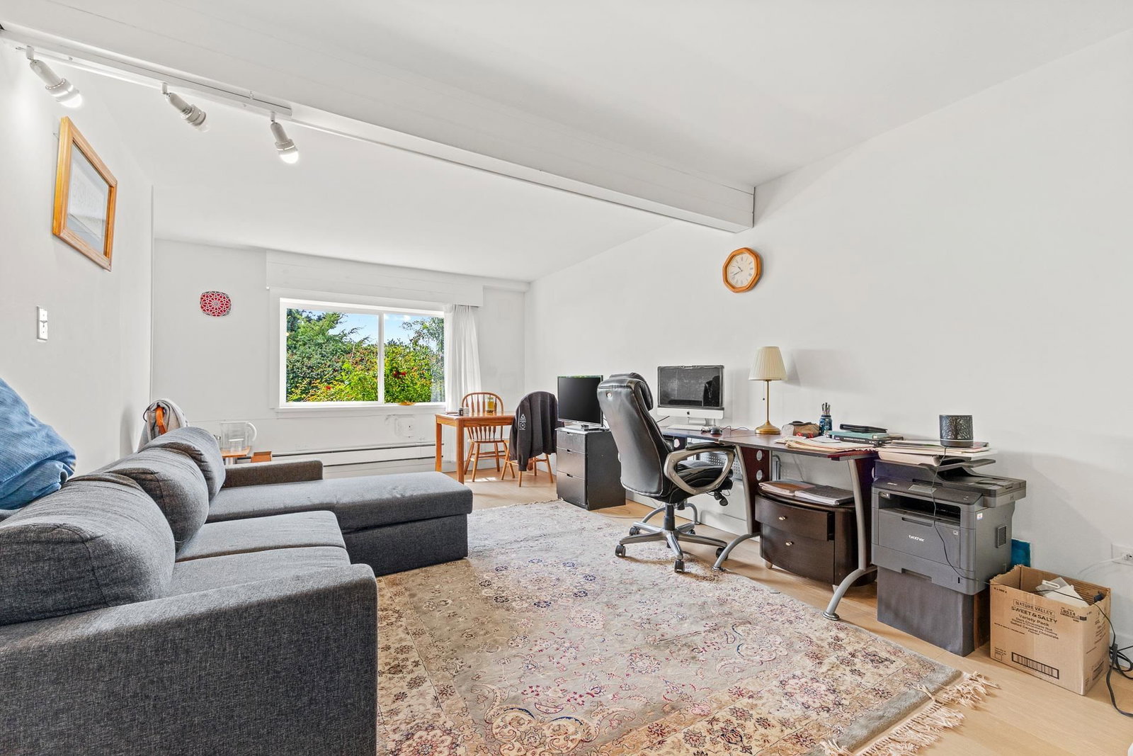 Listing Image 19