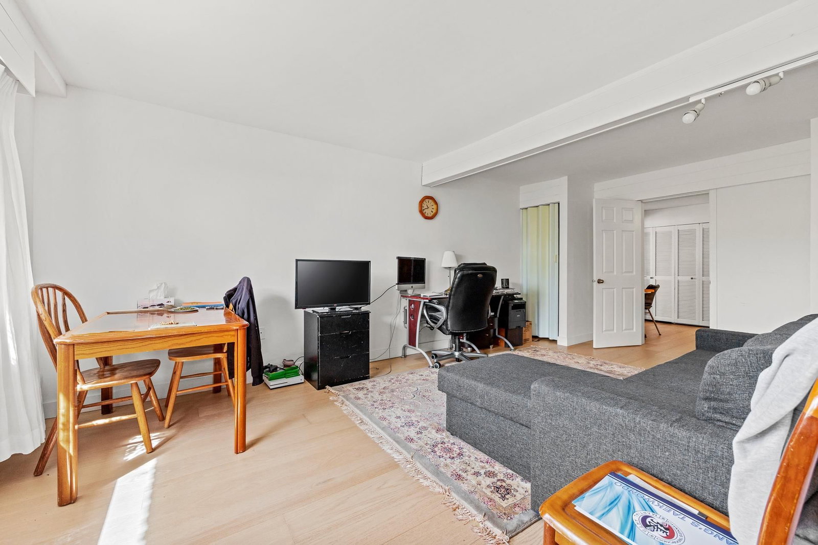 Listing Image 21