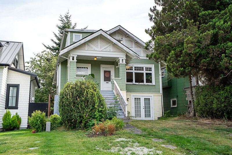 2814 Trinity Street