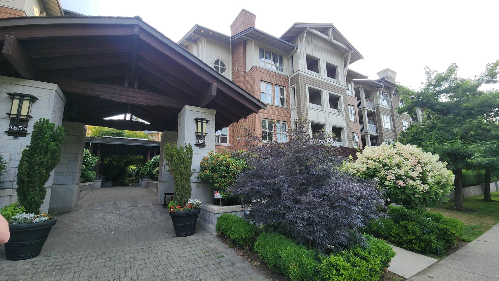 Listing Image 16