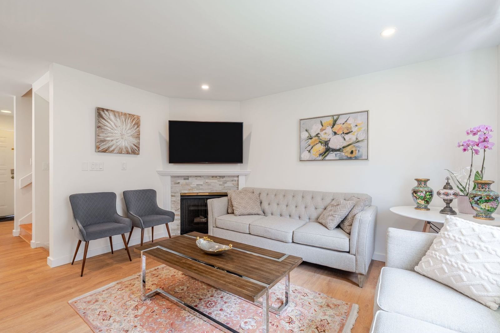 Listing Image 19