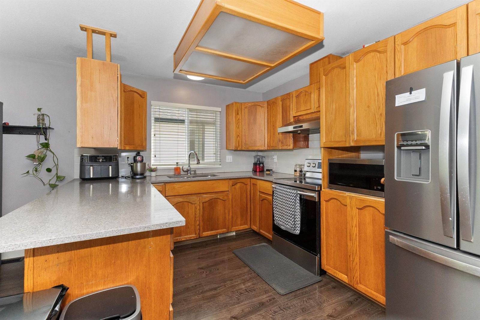 Listing Image 9