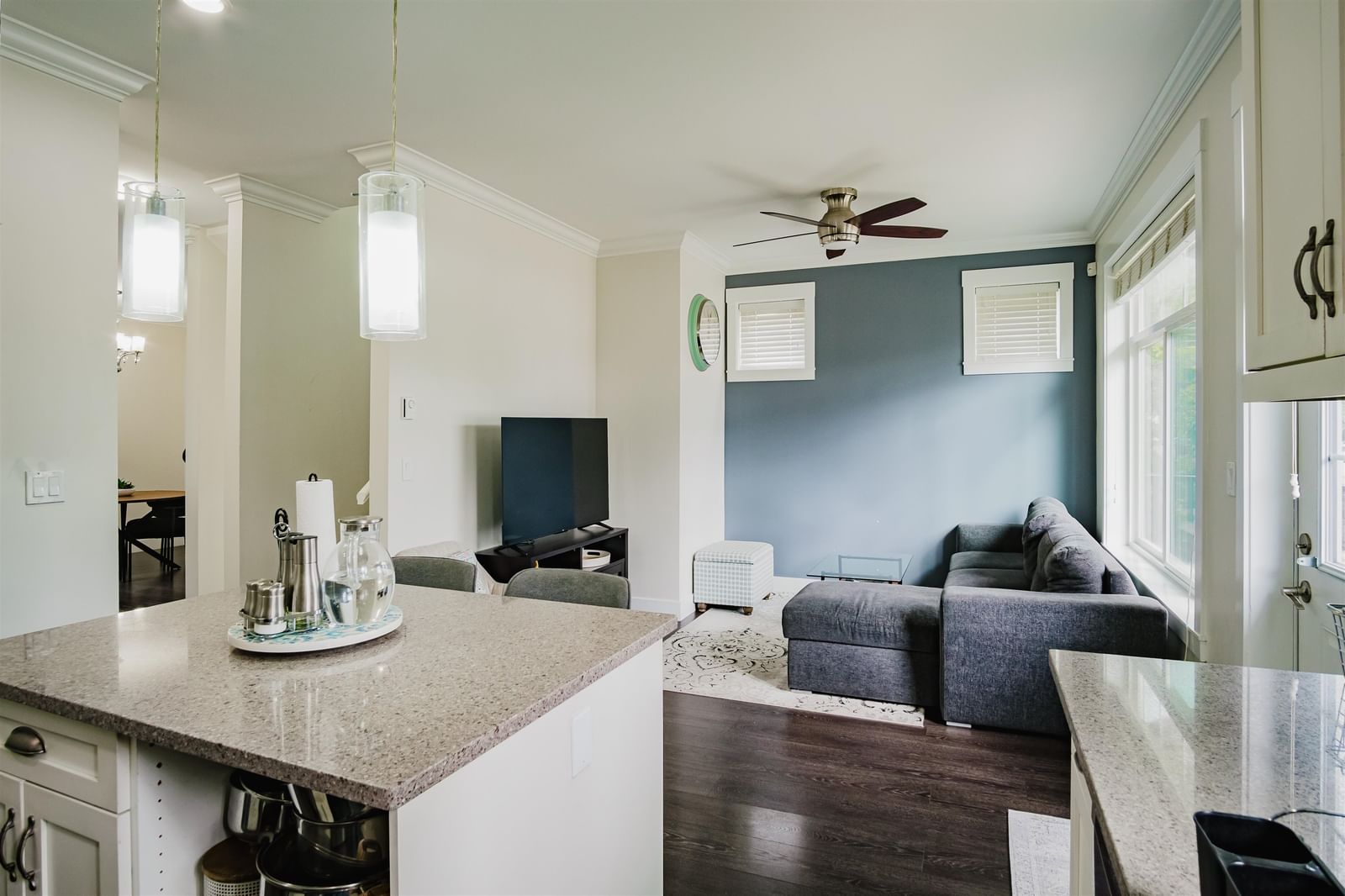 Listing Image 19